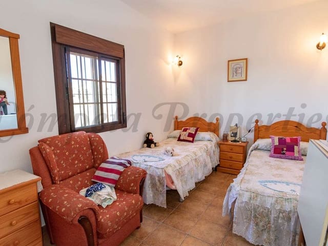 Image No.10-4 Bed Villa for sale