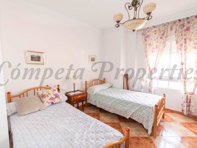 Image No.11-3 Bed Apartment for sale