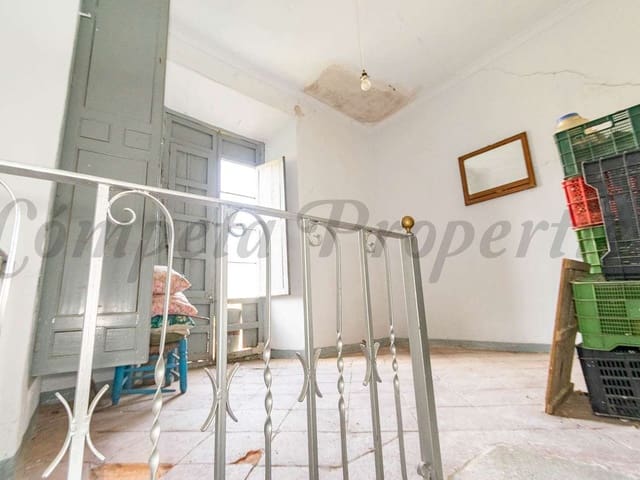 Image No.11-4 Bed Townhouse for sale