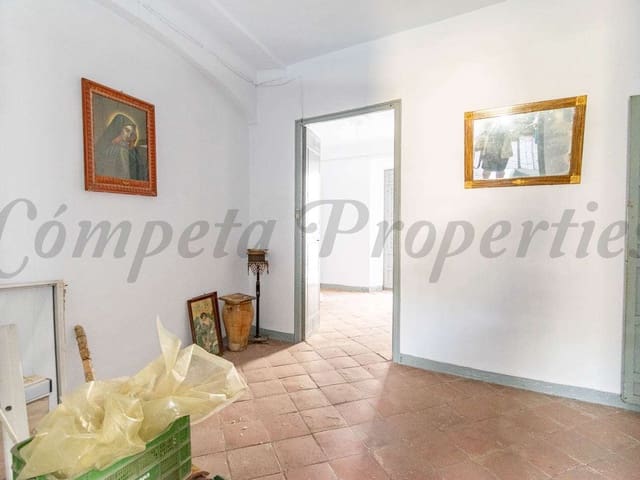 Image No.12-4 Bed Townhouse for sale