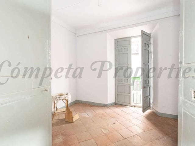 Image No.14-4 Bed Townhouse for sale