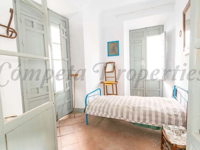Image No.15-4 Bed Townhouse for sale