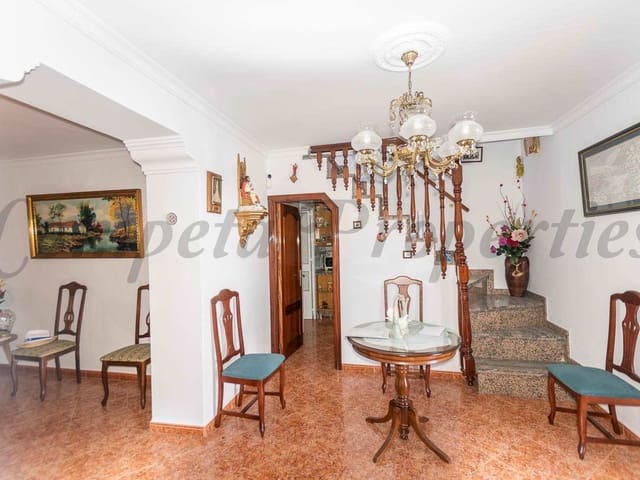 Image No.11-3 Bed Townhouse for sale