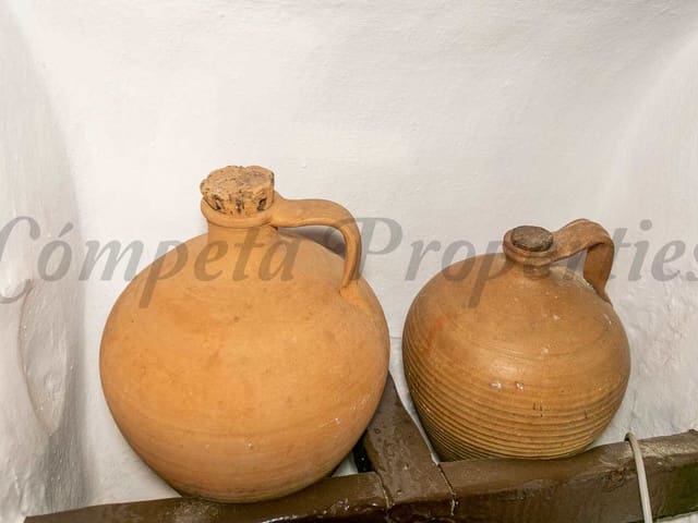 Image No.20-5 Bed Townhouse for sale