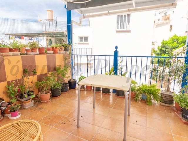 Image No.18-7 Bed Townhouse for sale