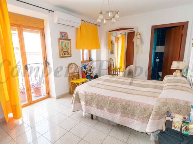 Image No.8-7 Bed Townhouse for sale