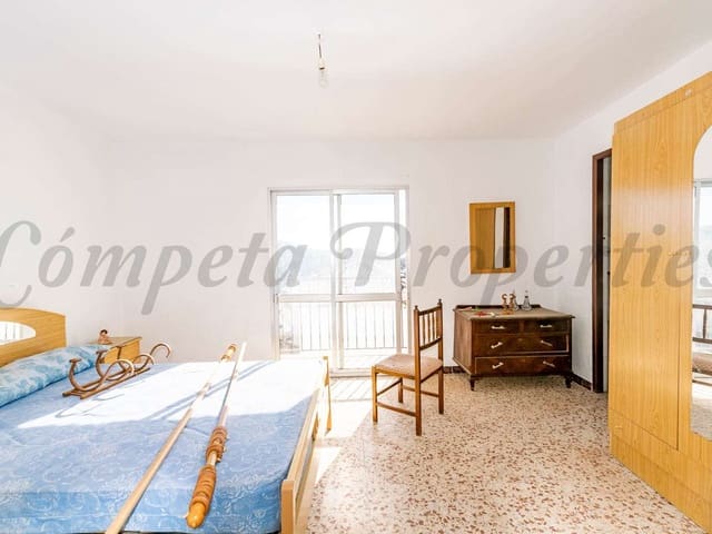 Image No.9-3 Bed Townhouse for sale