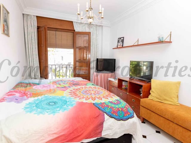 Image No.14-Maison de ville de 8 chambres à vendre à Nerja