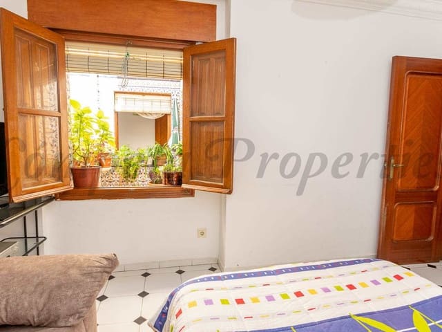 Image No.15-Maison de ville de 8 chambres à vendre à Nerja