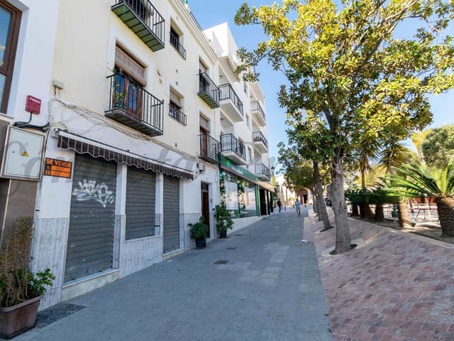 Image No.26-Maison de ville de 8 chambres à vendre à Nerja