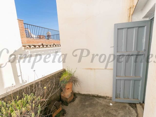 Image No.12-5 Bed Townhouse for sale