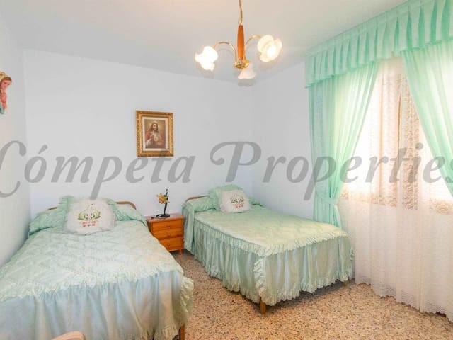 Image No.14-5 Bed Townhouse for sale