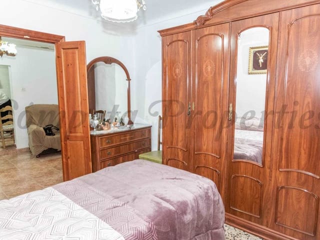 Image No.6-3 Bed Townhouse for sale