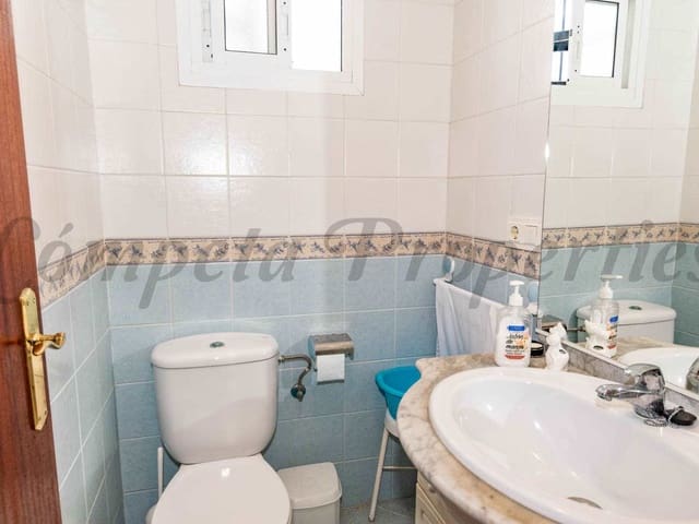 Image No.9-3 Bed Townhouse for sale