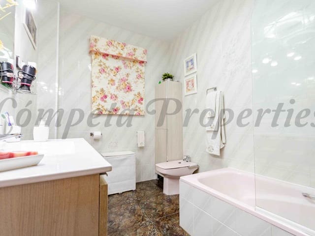 Image No.8-Maison de ville de 3 chambres à vendre à Cómpeta