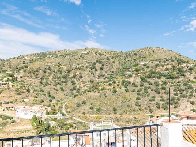 Image No.2-4 Bed Townhouse for sale