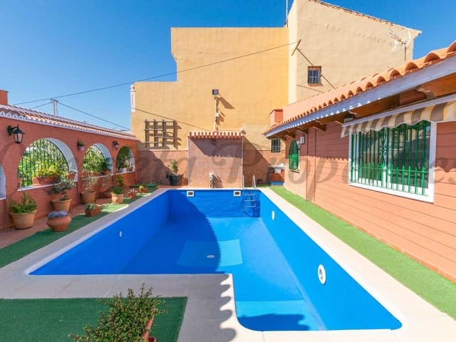 Image No.1-Villa de 4 chambres à vendre à Malaga