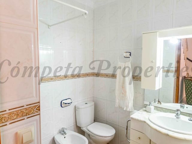 Image No.11-4 Bed Townhouse for sale