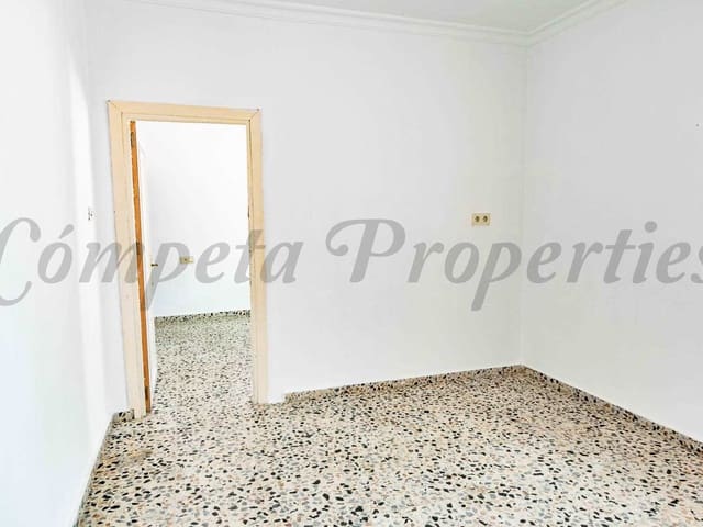 Image No.12-4 Bed Townhouse for sale