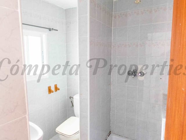 Image No.14-4 Bed Townhouse for sale