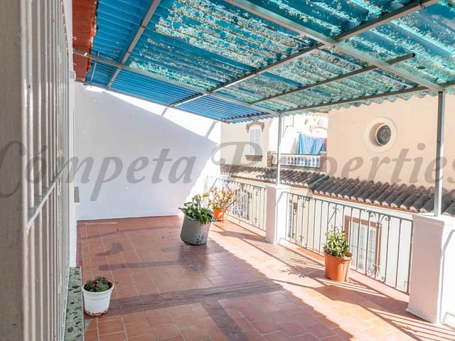 Image No.2-4 Bed Townhouse for sale