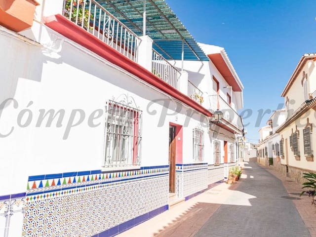 Image No.20-4 Bed Townhouse for sale