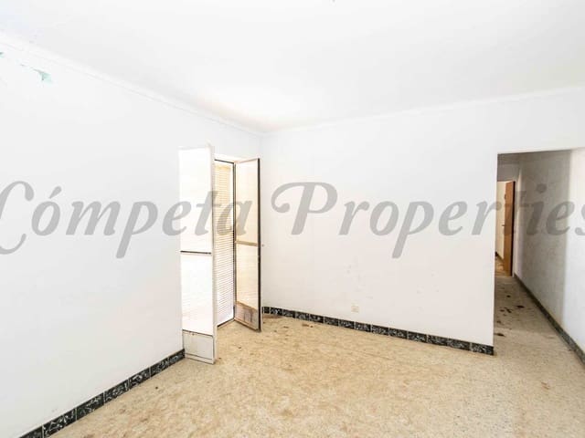 Image No.11-18 Bed Townhouse for sale