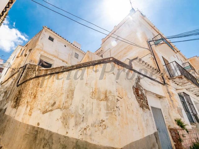 Image No.4-18 Bed Townhouse for sale