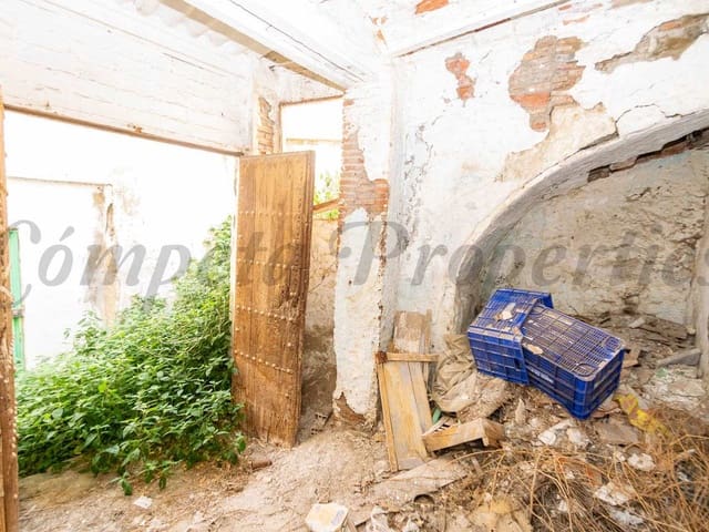 Image No.6-18 Bed Townhouse for sale