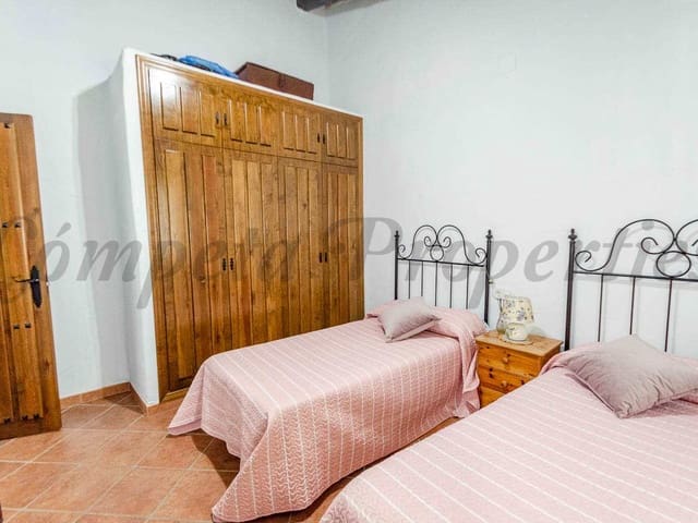 Image No.9-3 Bed Villa for sale