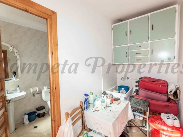 Image No.16-3 Bed Townhouse for sale