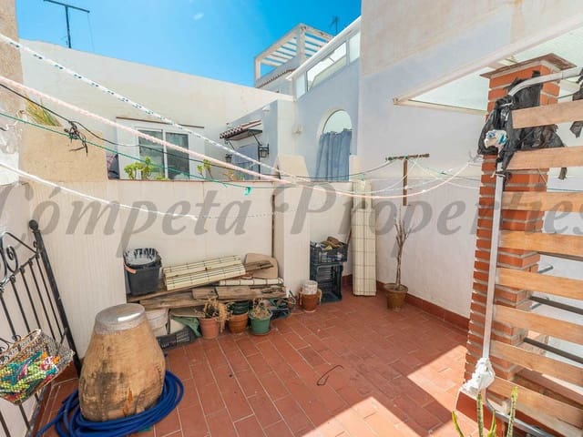 Image No.18-3 Bed Townhouse for sale