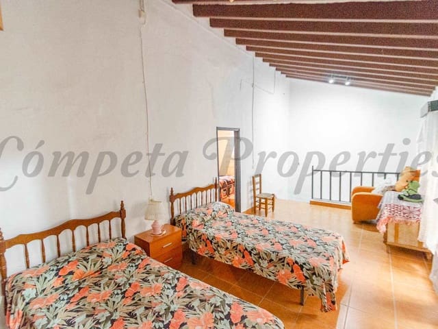 Image No.7-3 Bed Townhouse for sale