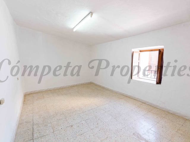 Image No.22-2 Bed Townhouse for sale