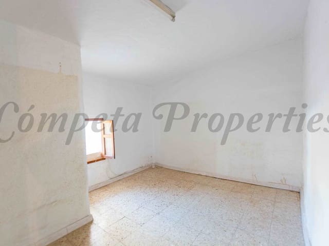 Image No.25-2 Bed Townhouse for sale