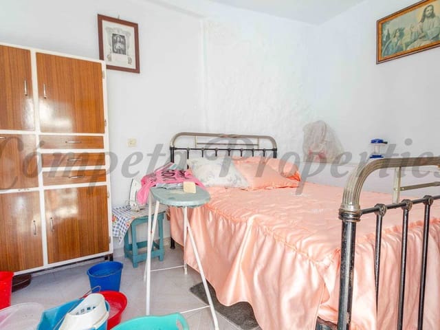 Image No.10-4 Bed Townhouse for sale