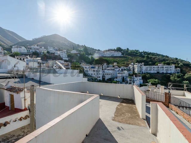 Image No.17-4 Bed Townhouse for sale