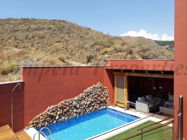 Image No.1-Villa de 5 chambres à vendre à Nerja
