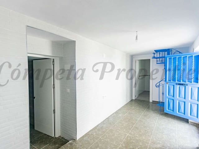 Image No.2-2 Bed Townhouse for sale