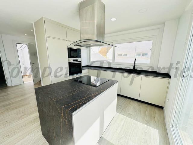 Image No.10-4 Bed Townhouse for sale