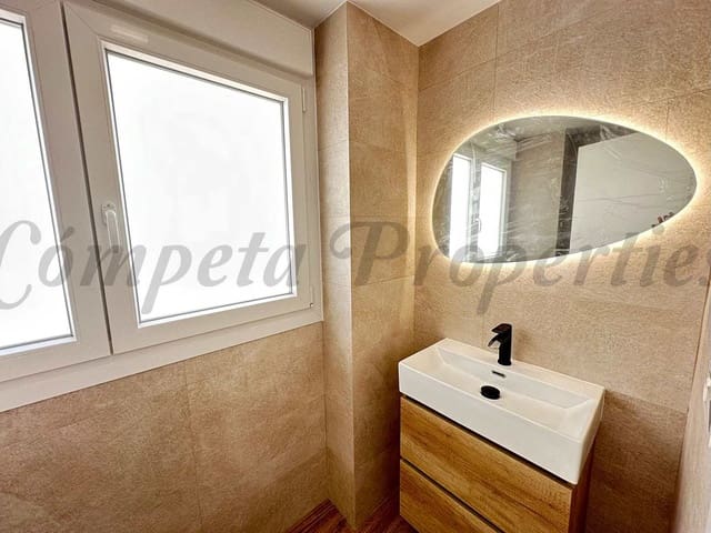 Image No.11-4 Bed Townhouse for sale