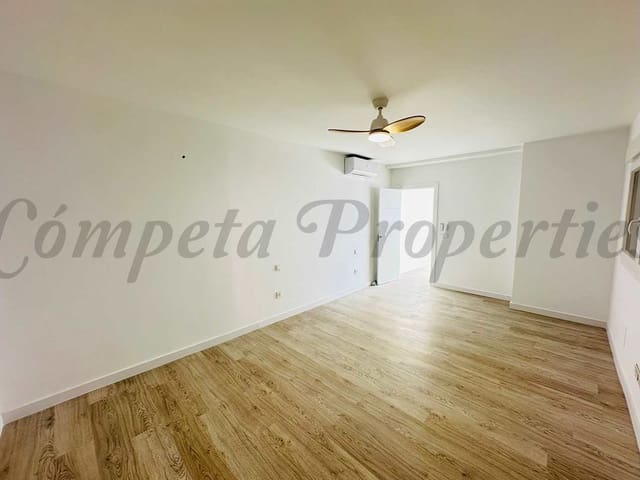 Image No.13-4 Bed Townhouse for sale