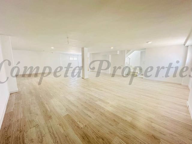 Image No.19-4 Bed Townhouse for sale