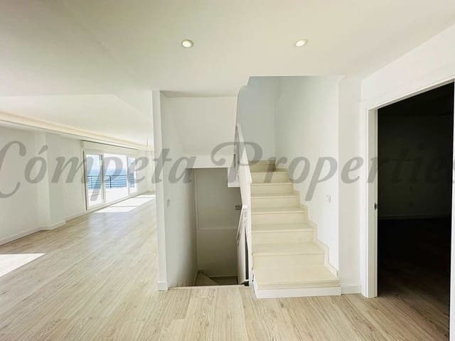 Image No.21-4 Bed Townhouse for sale