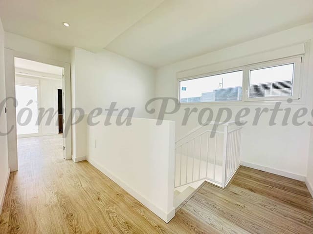 Image No.7-4 Bed Townhouse for sale