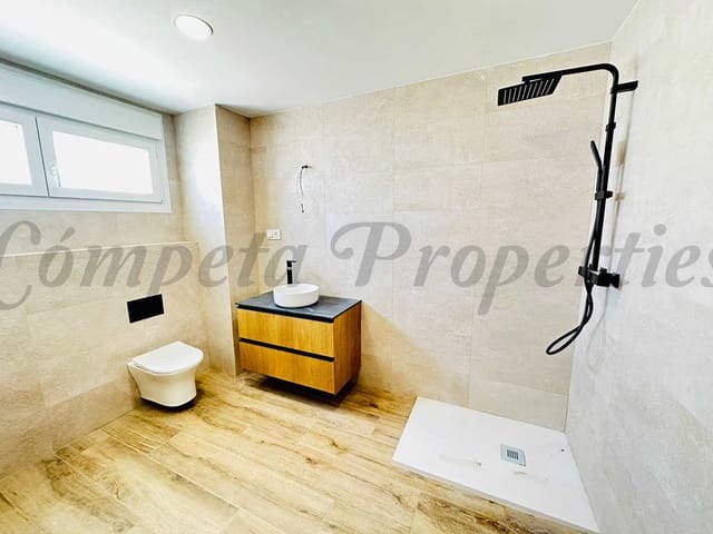 Image No.8-4 Bed Townhouse for sale