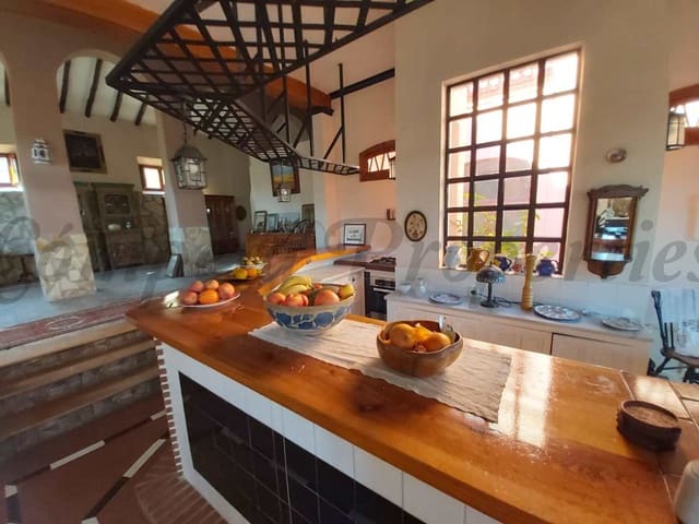 Image No.13-4 Bed Villa for sale