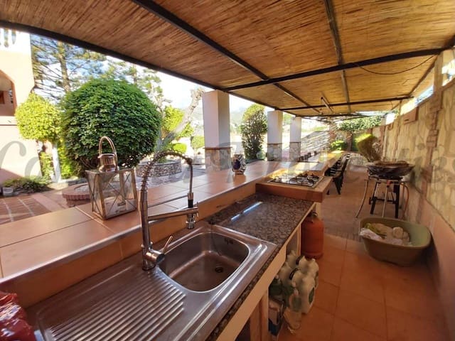 Image No.25-Villa de 4 chambres à vendre à Nerja