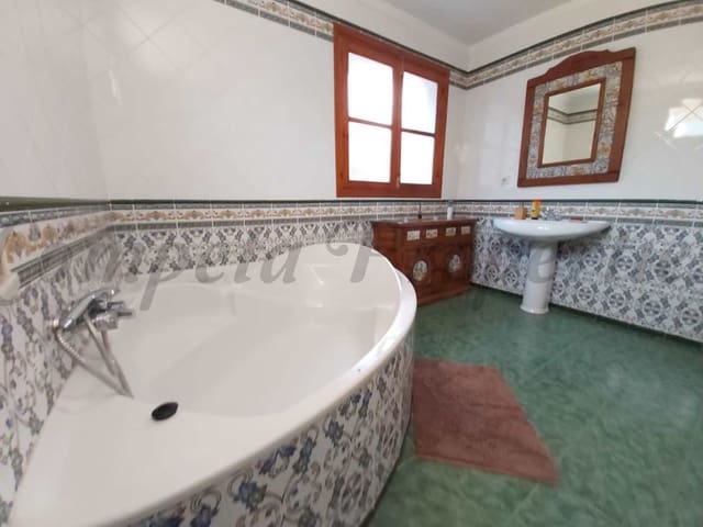 Image No.32-4 Bed Villa for sale