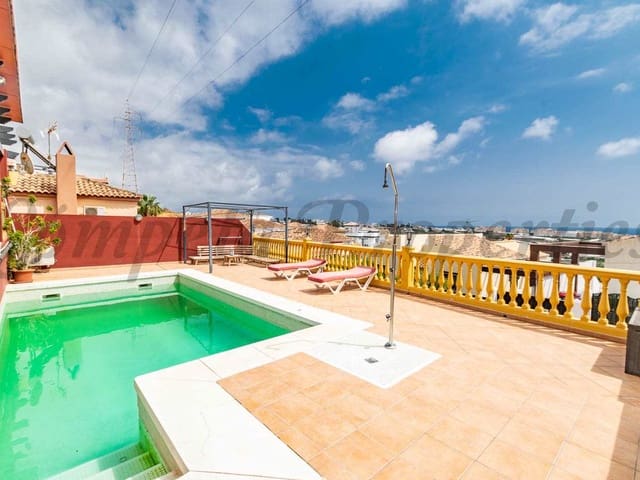Image No.1-Villa de 4 chambres à vendre à Torrox